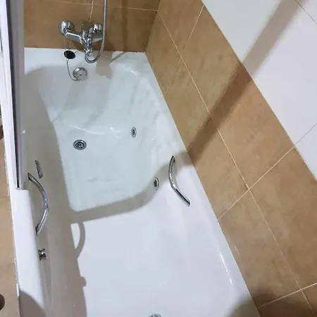 Centro Aparcamiento Gratuito Al Lado Del Pilar アパート サラゴサ